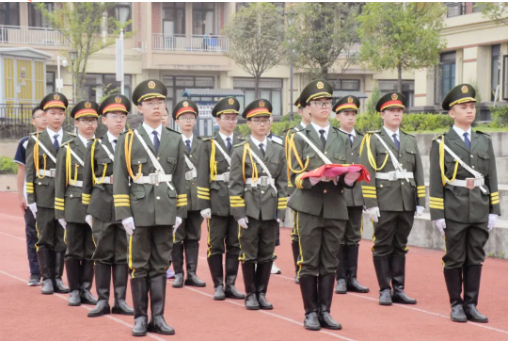 赓续护旗使命 谱写青春华章——第四届国旗班换届仪式
