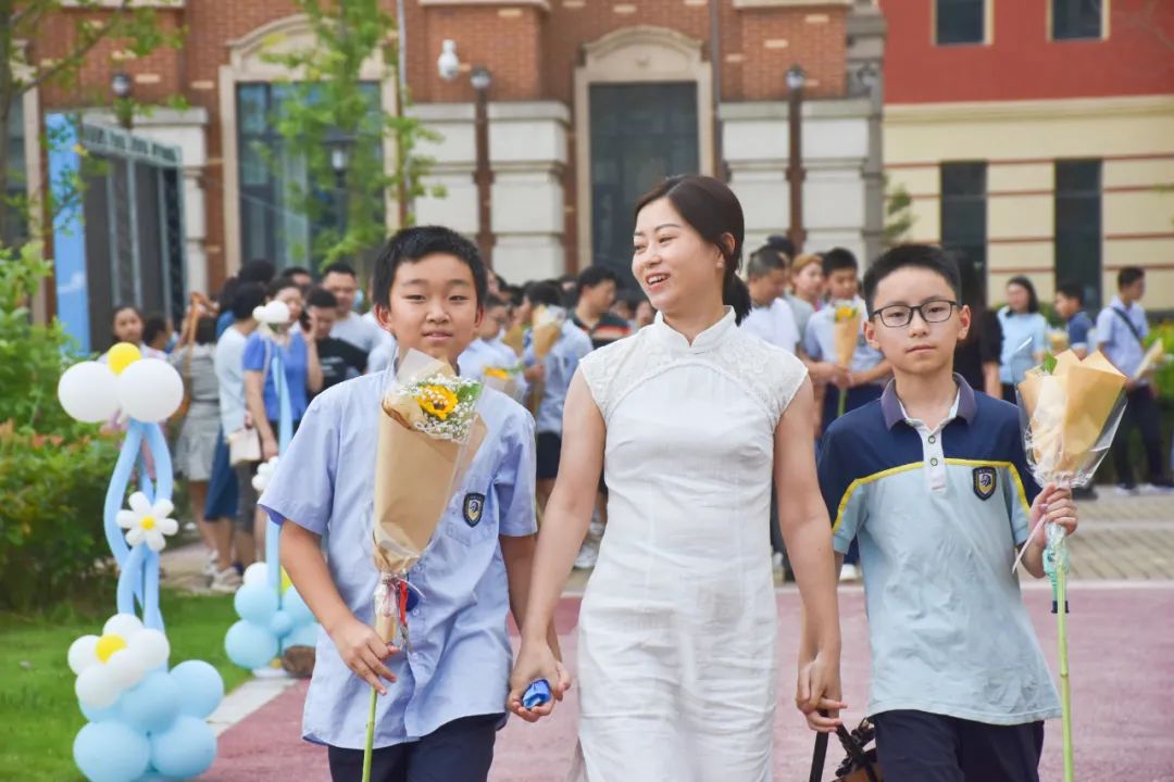 花开盛夏，我们毕业啦！