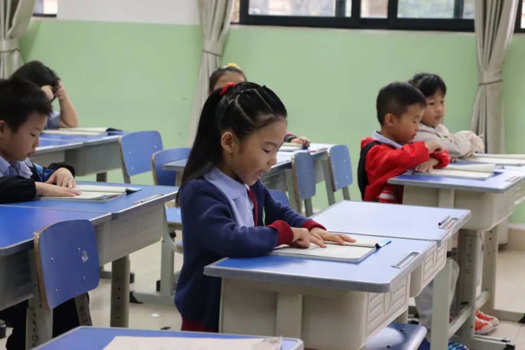 金秋送爽来 “满月”共相约——小学部一年级开放日活动